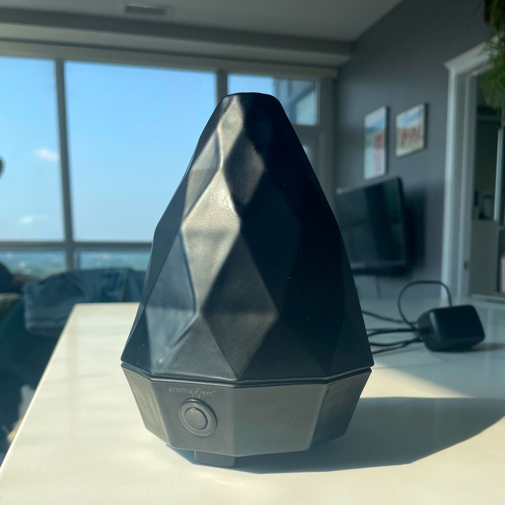 Saje Aroma Gem diffuser - black